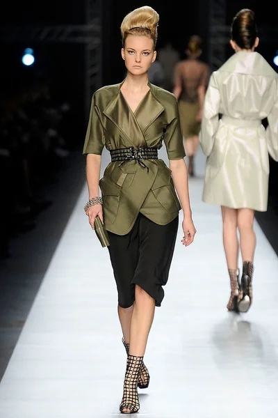 Look 26